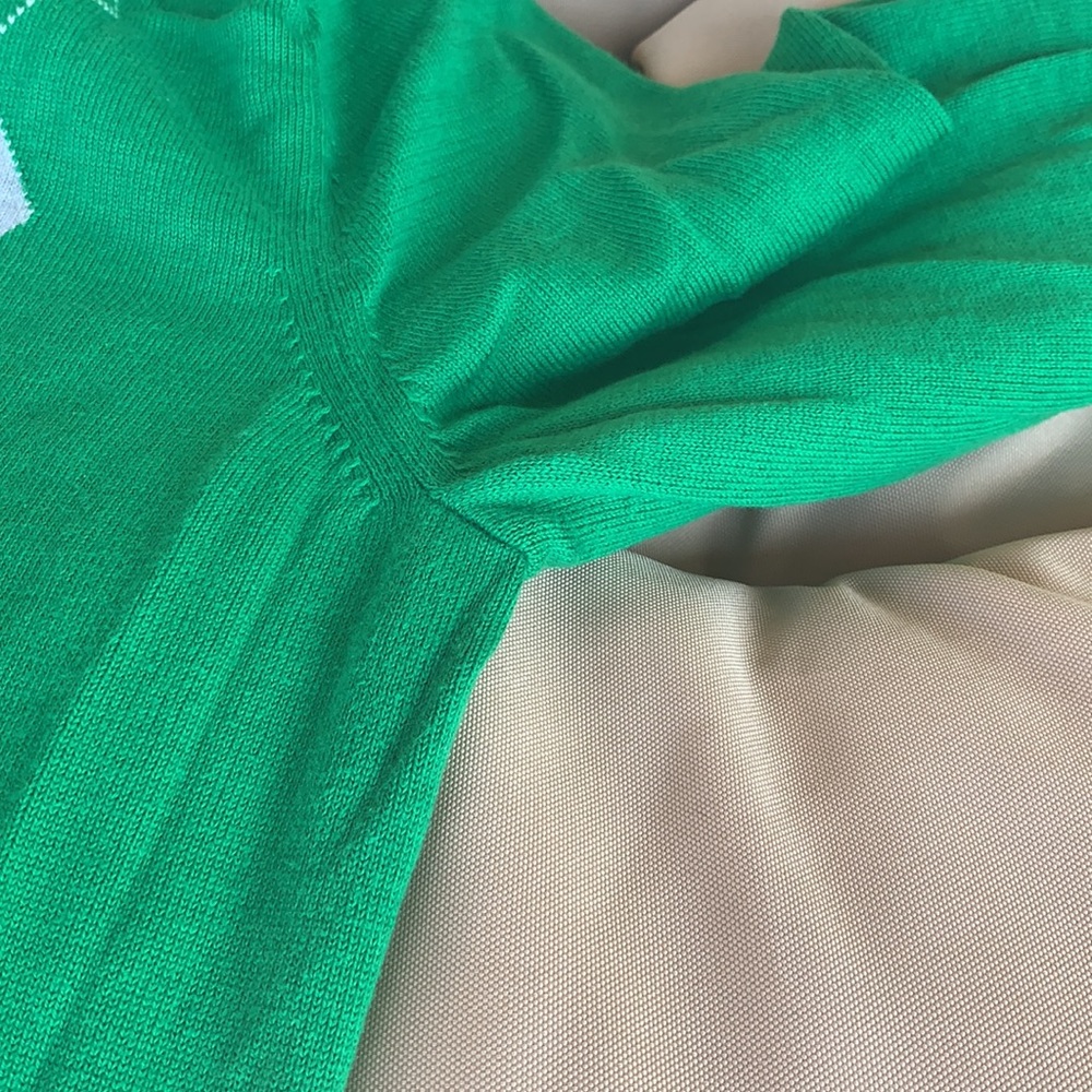 Men’s V-Neck argyle green sweater - Picture 7 of 8
